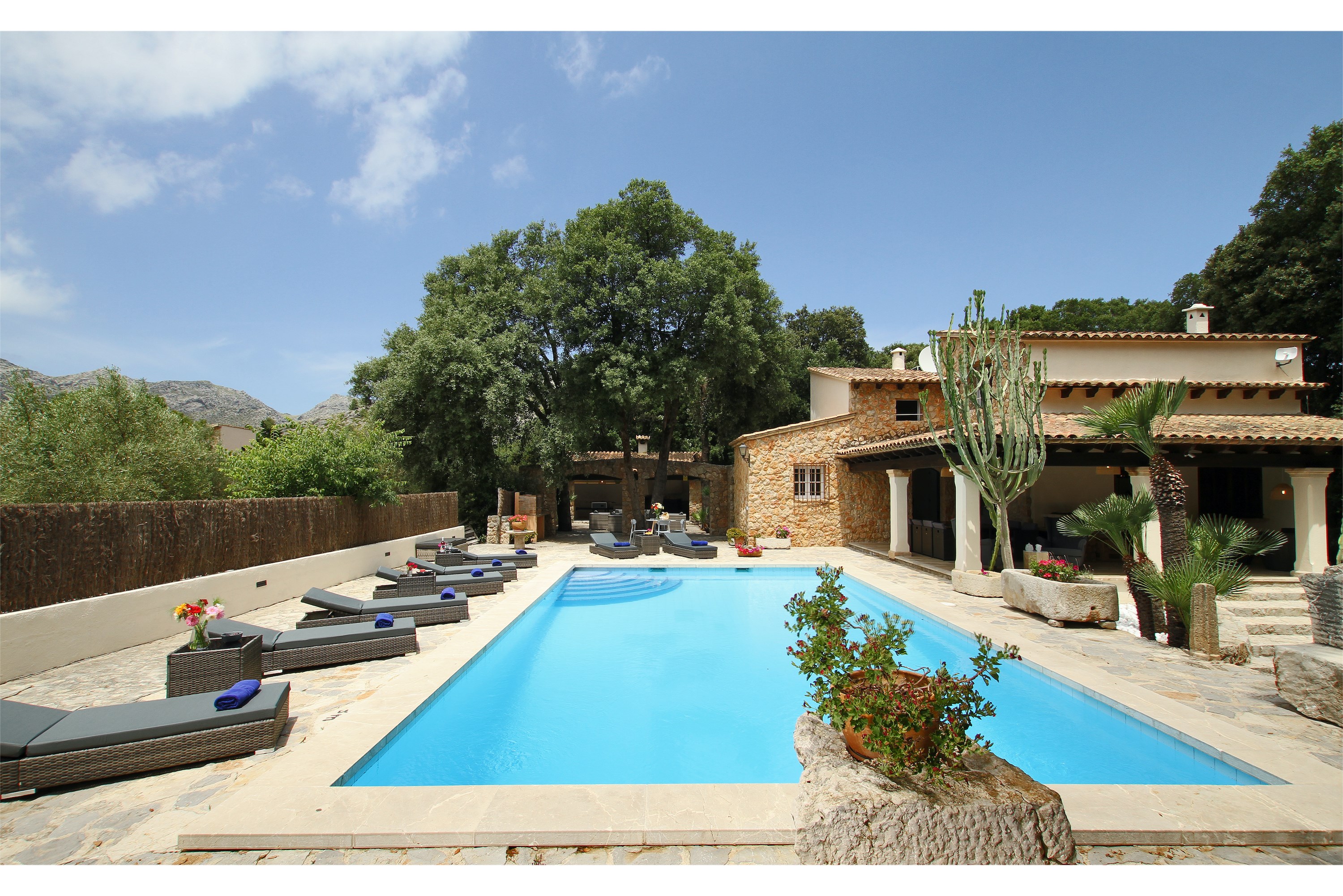 Villa Las Encinas exterior